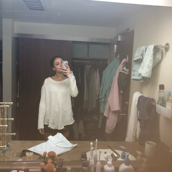 Stargaze white cold shoulder sweater distressed - Picture 7 of 8